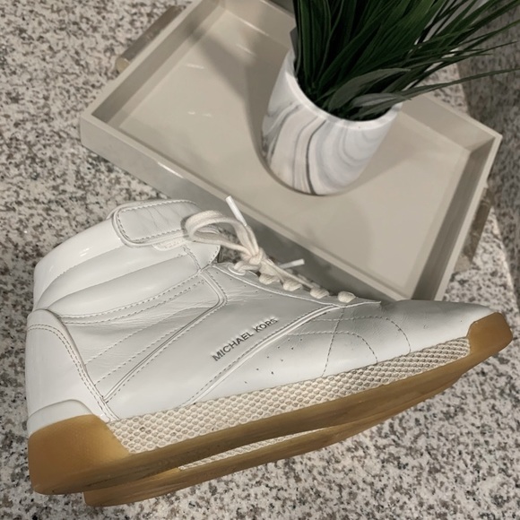 Michael Kors Sneakers - Picture 12 of 15